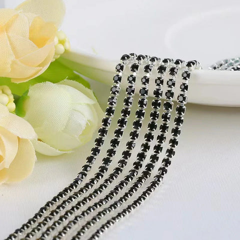 Single row silver bottom, rhinestone chain