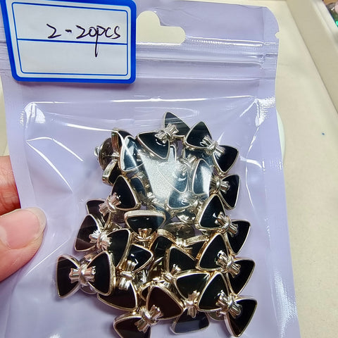 Small fragrant style brooch/Brooch without studs